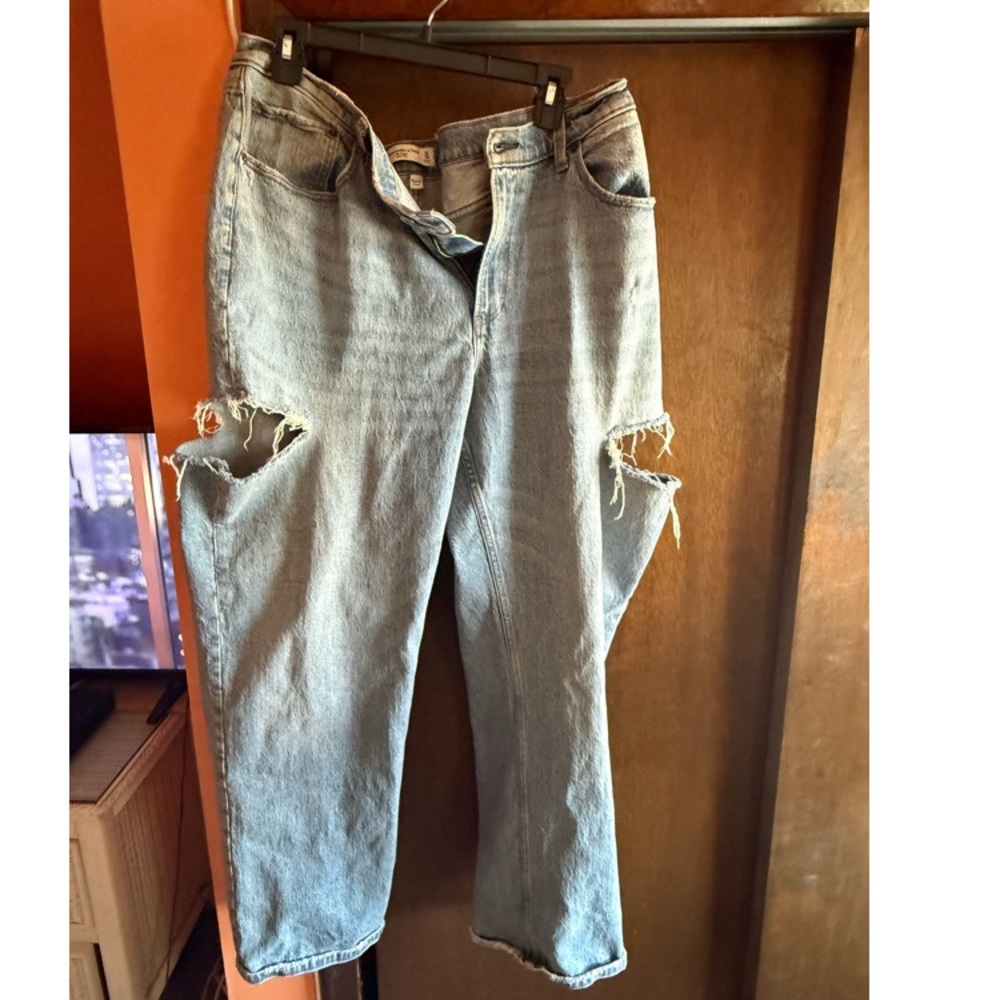 Abercrombie & Fitch Light Blue Mid-Rise Baggy Jeans